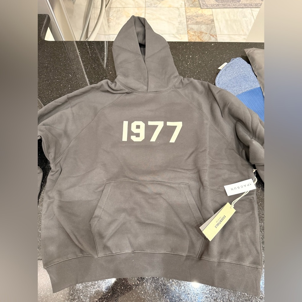 ESSENTIALS FEAR OF GOD HOODIE IRON 1977 NWT 100% authentic